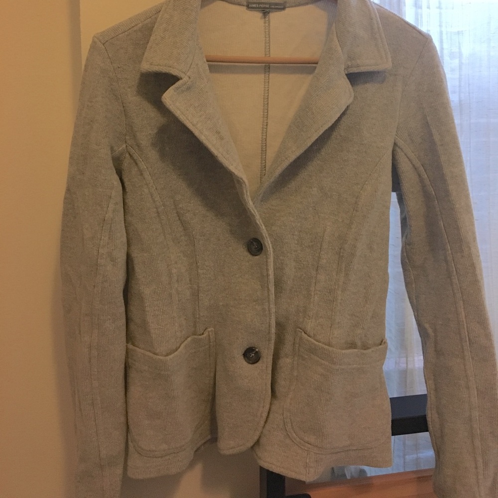 Soft and structured cotton blazer